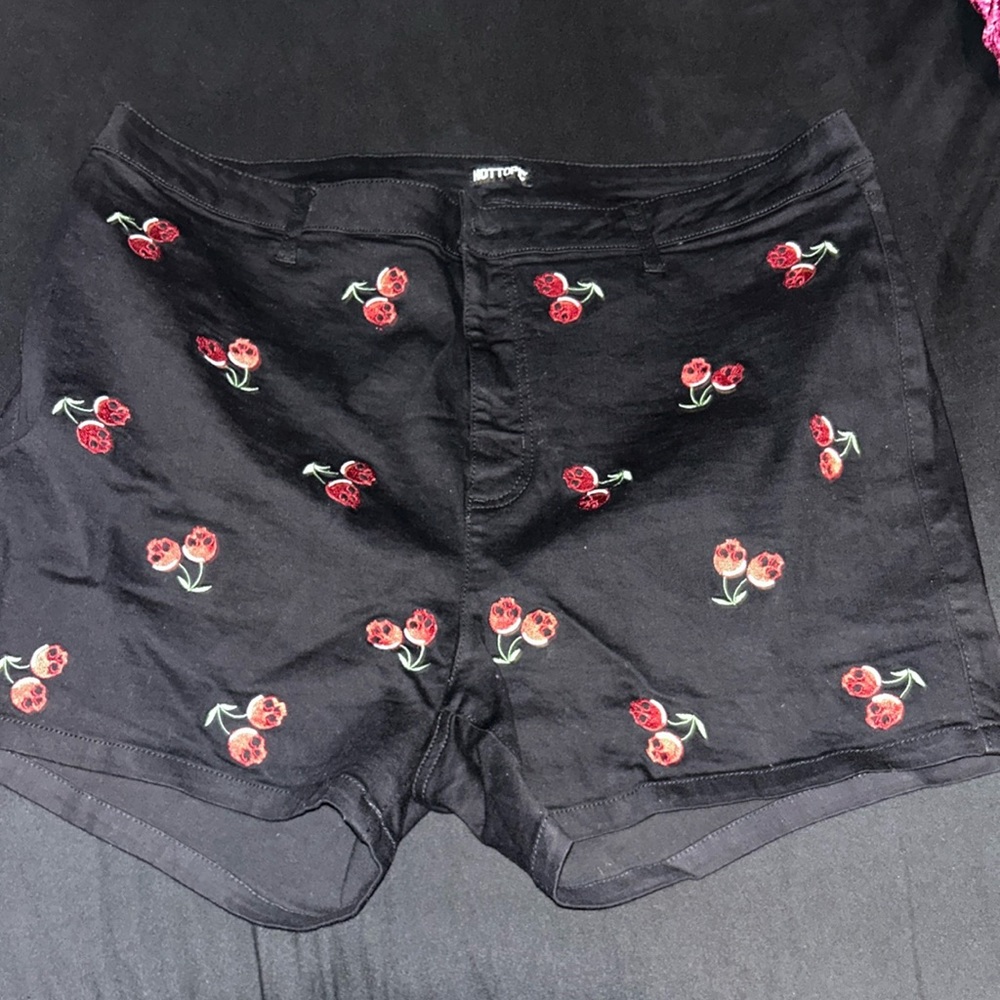Cherry skull shorts